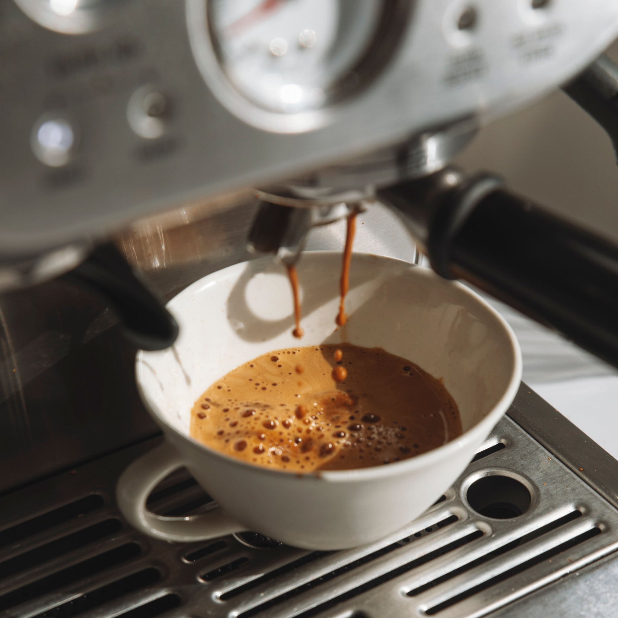 Organic chicory coffee being made in an espresso machine by Idyll