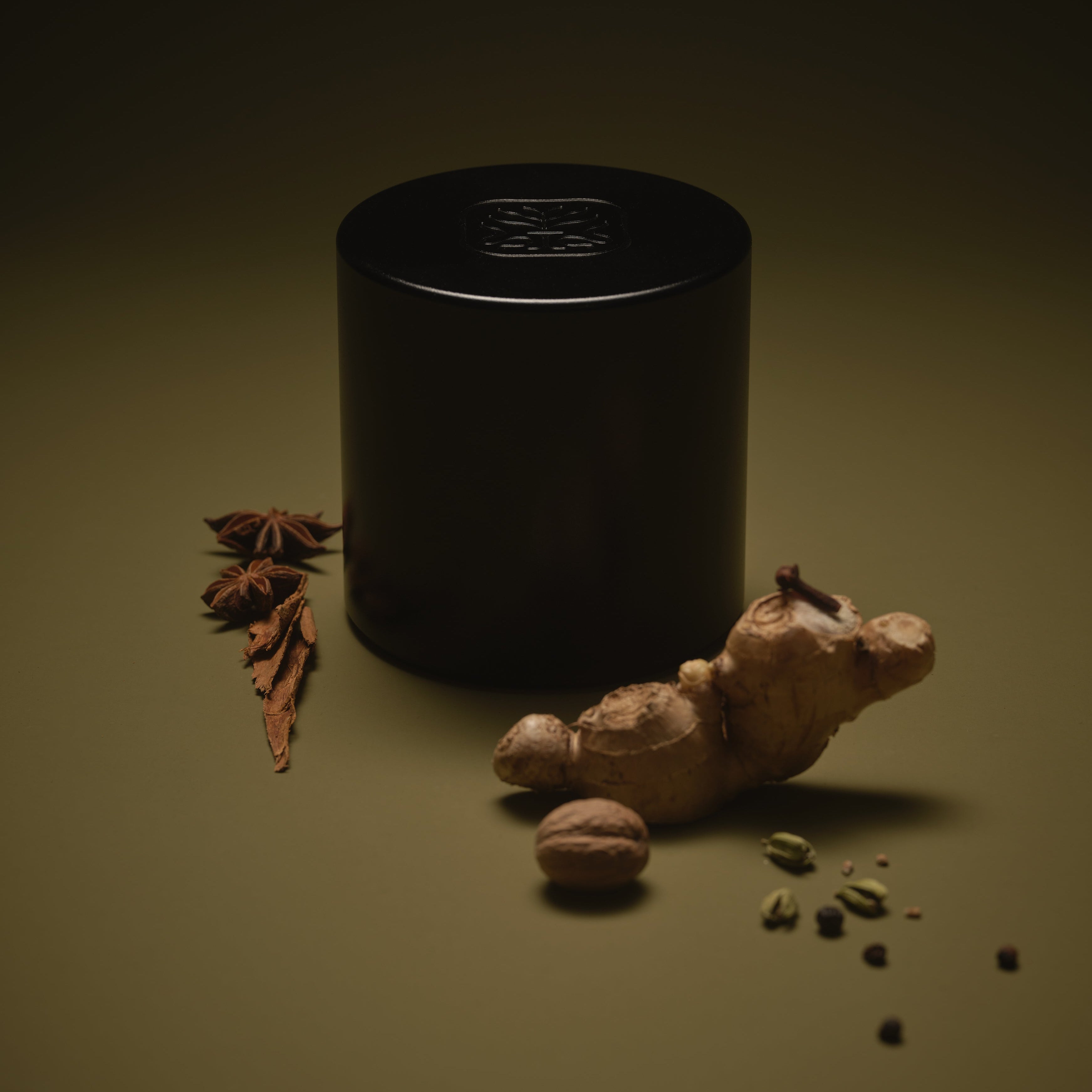Masala chai ingredients and premium tea capsule by Idyll